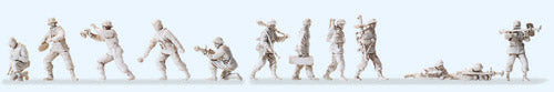 Preiser German Reich 1943-45 Anti Tank Crew Winter (12) Kit PR16613