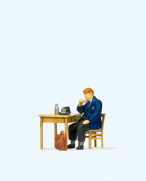 Preiser Railwayman Eating Breakfast Figure PR28118