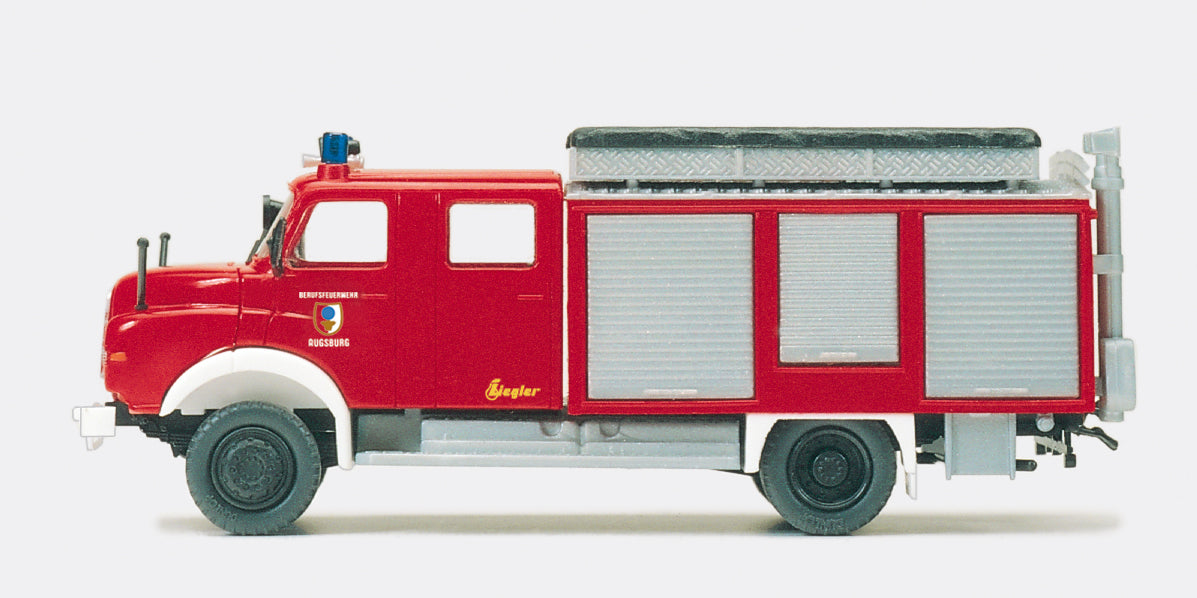 Preiser Fire Service Rescue/Oil Equipment MAN 11.168 Ziegler Kit PR31302