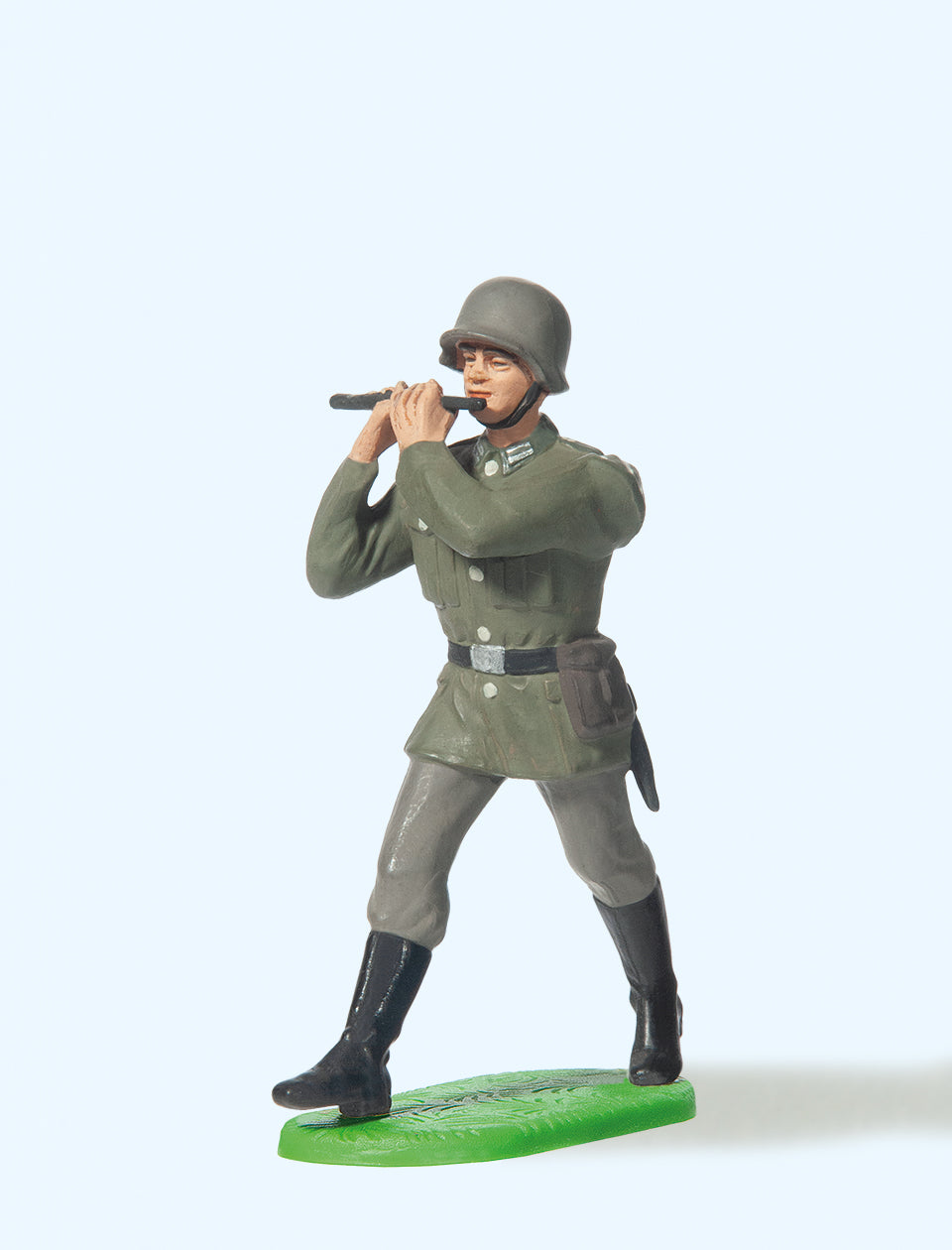 Preiser German Reich 1939-45 Flute Player Marching Figure PR56088