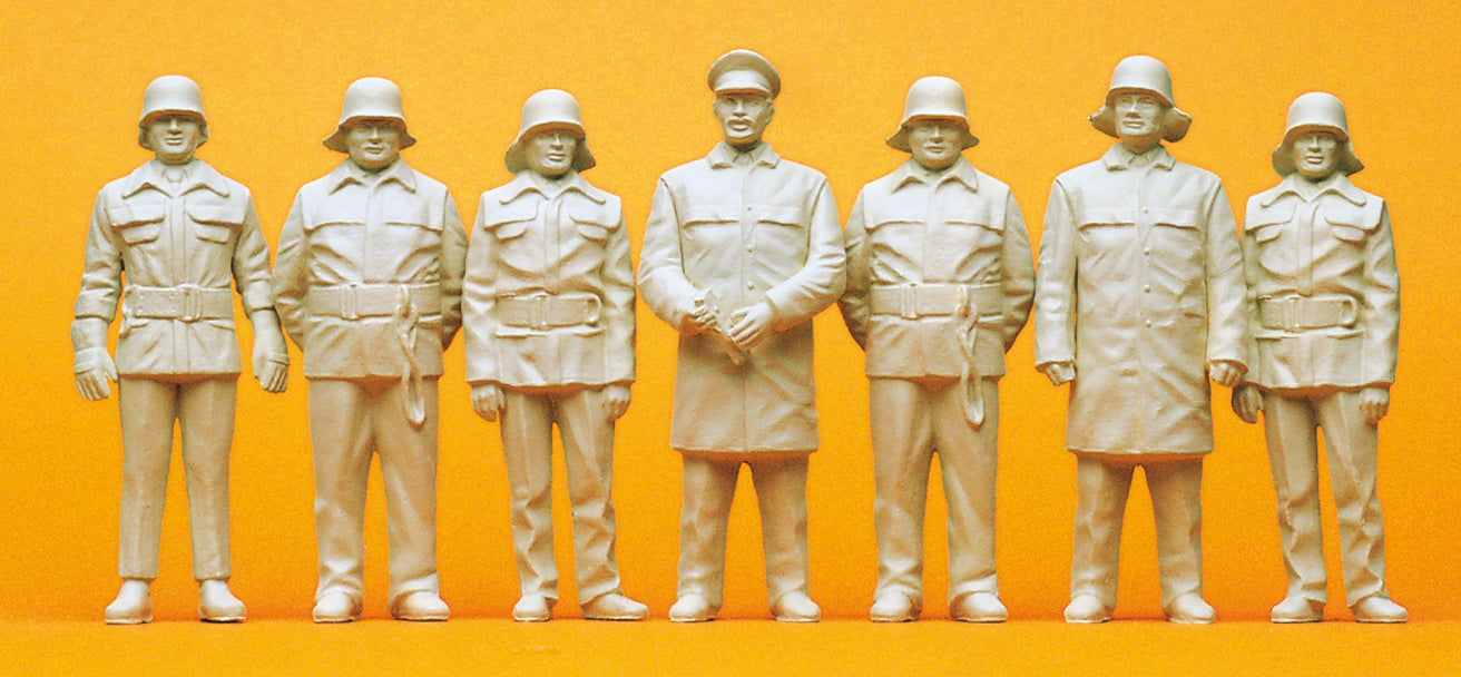 Preiser German Firemen Circa 1985 (7) Unpainted Figures PR57805
