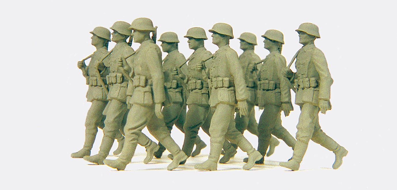 Preiser German Reich 1939-45 Grenadiers Marching (9) Kit PR64009