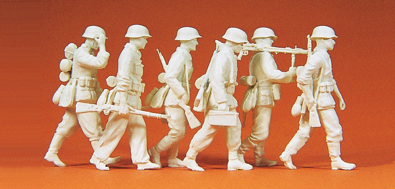 Preiser German Reich 1939-45 Advancing Grenadiers (6) Kit PR64013