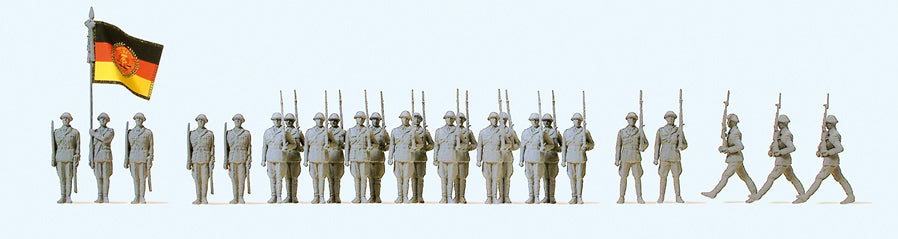 Preiser GDR Guard Battalion NVA (25) Kit PR75102