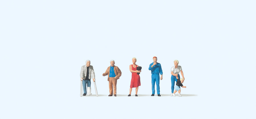 Preiser Passers By (6) Figure Set PR79157