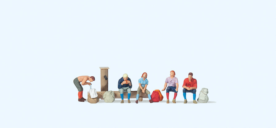 Preiser Wanderers at the Fountain (5) Figure Set PR79162