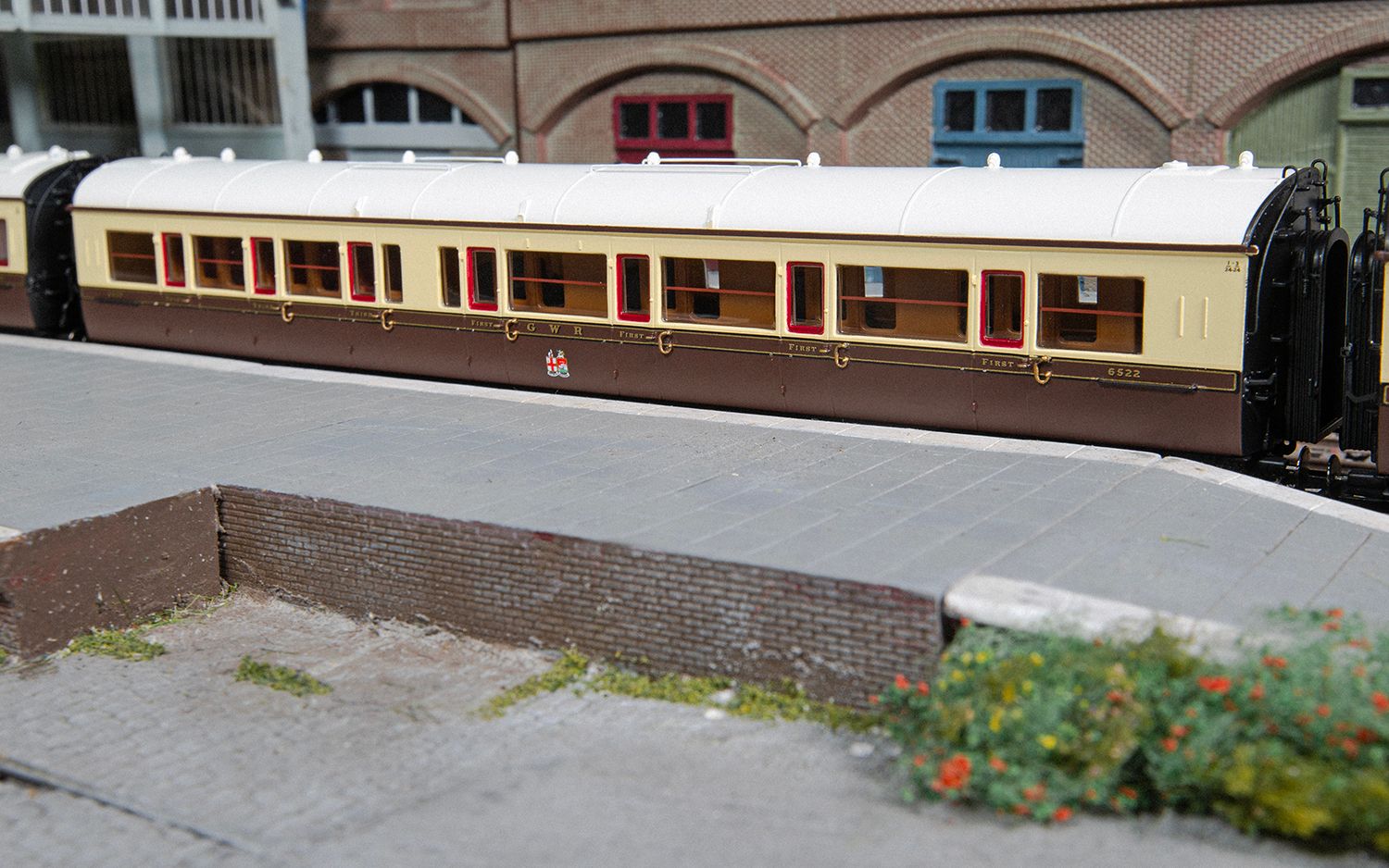 Hornby R40468 GWR - Collett Corridor Composite RH - 6522 - Coach