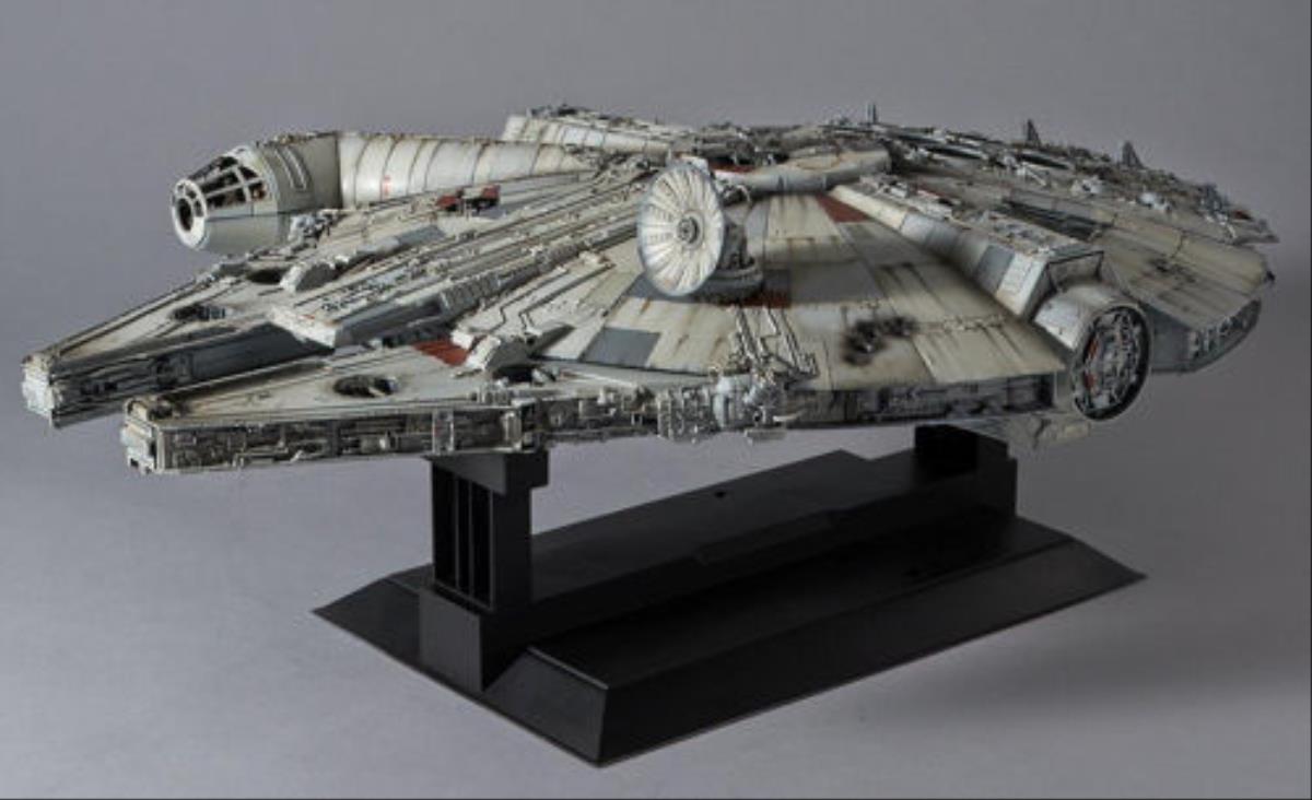 Revell Bandai Star Wars Millennium Falcon (1:72 Scale) RL01206