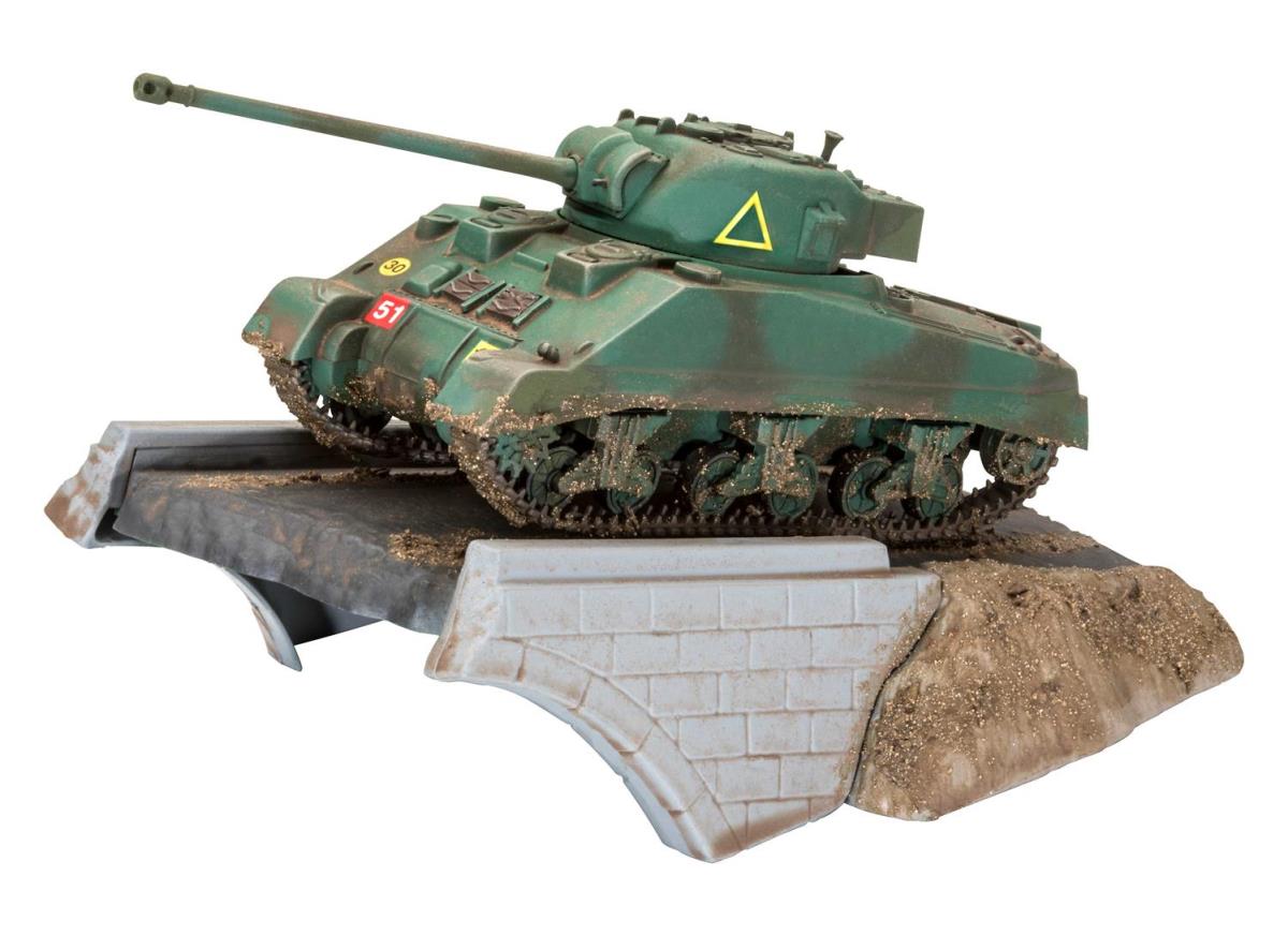 Revell British Sherman Firefly Diorama Gift Set (1:76 Scale) RL03299