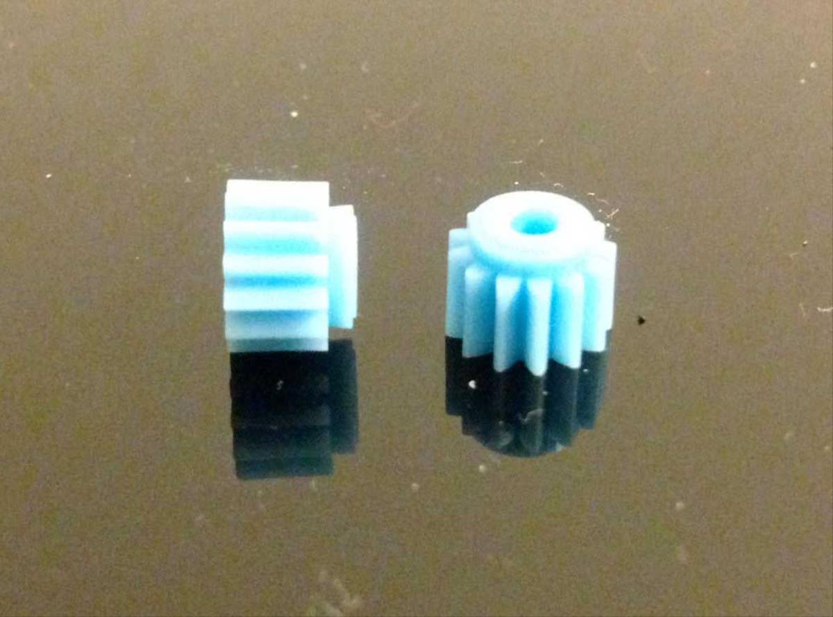 Thunderslot Plastic Pinion 13 Teeth 7mm Pale Blue TSLPN13PL