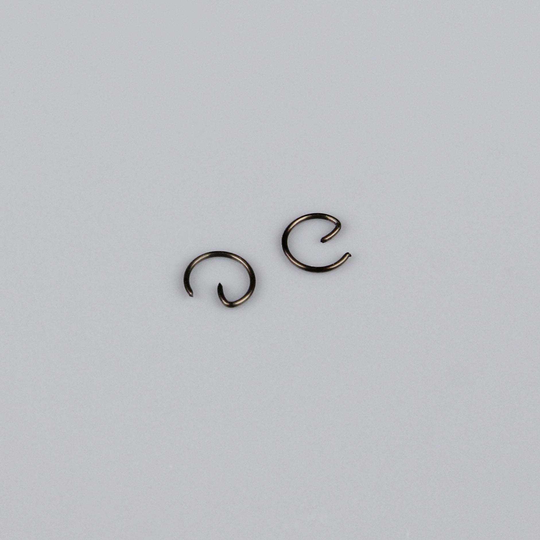 W004 Gudgeon Pin C-Clips (2pc)