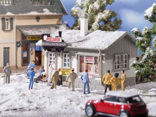 Vollmer Model Railway Shop with Snow Kit VO42418