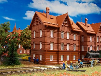 Vollmer Railmans House with Dormer Kit VO43806