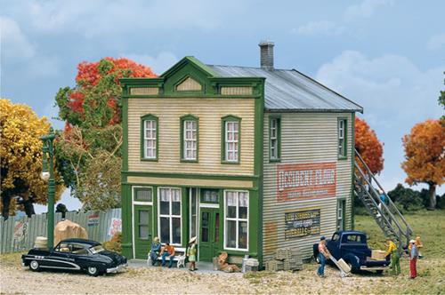 Walthers Cornerstone River Road Mercantile Kit WH933-3650