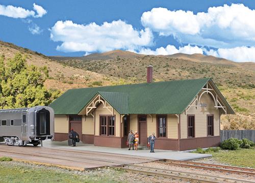 Walthers Cornerstone Union Pacific Style Depot Kit WH933-4057