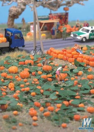 Walthers Scenemaster Pumpkin Patch (80) and Vines (8) Kit WH949-1115